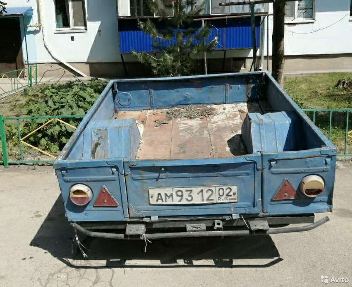 Легковой бортовой прицеп