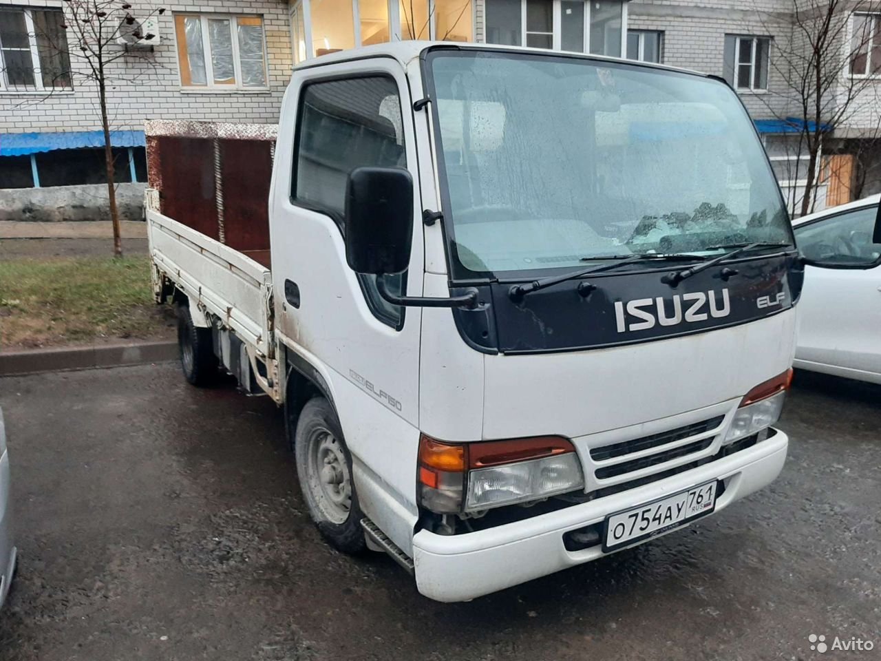 Бортовой автомобиль Isuzu ELF