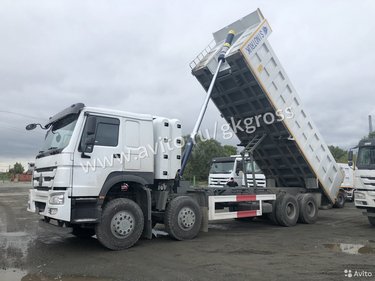 Самосвал HOWO HW76 CNG