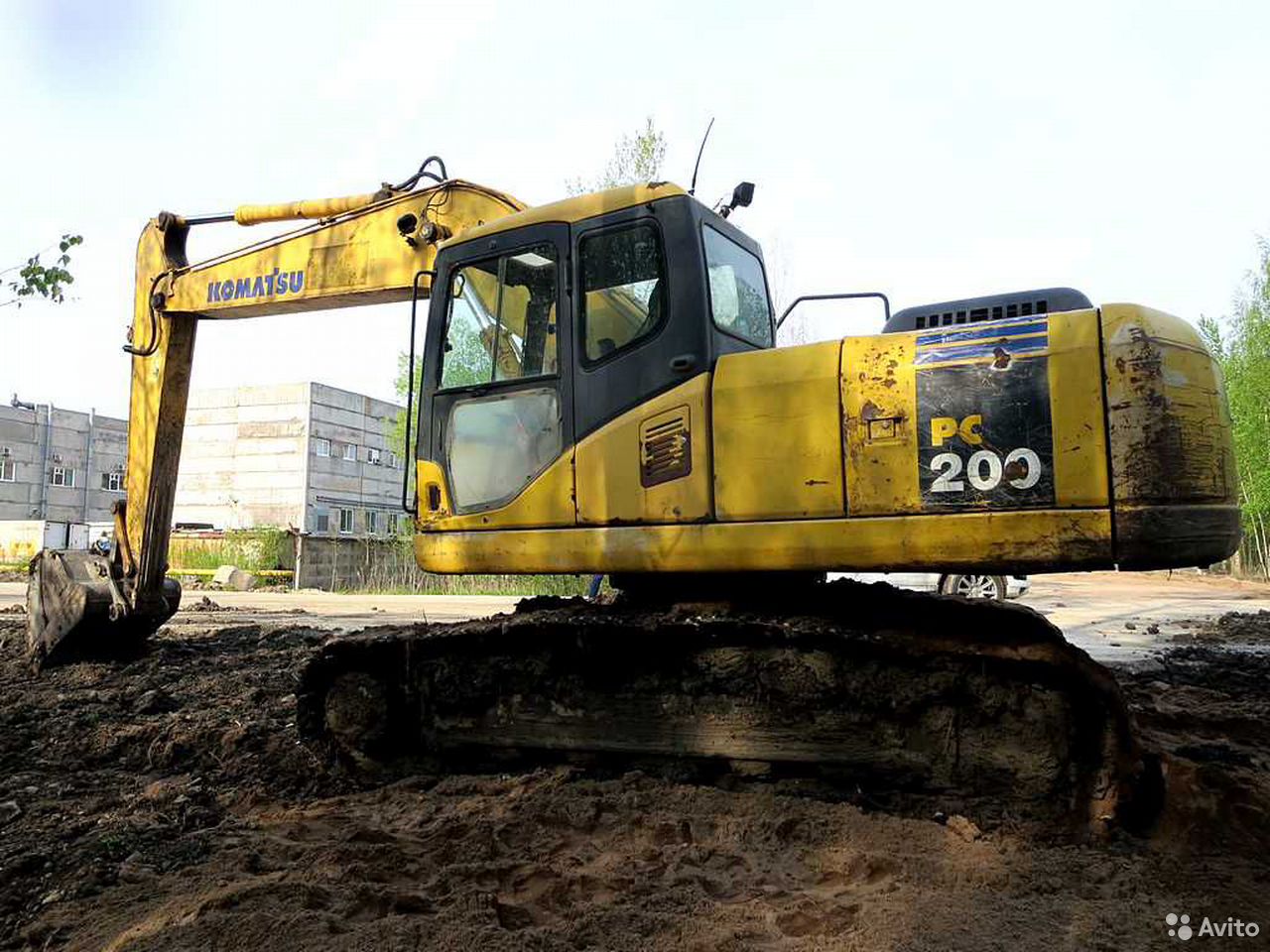 Гусеничный экскаватор Komatsu 200