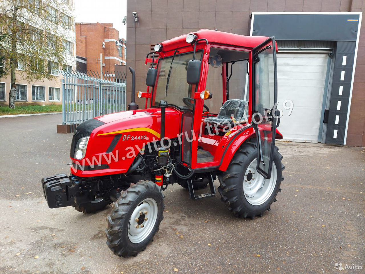 Трактор DongFeng DF
