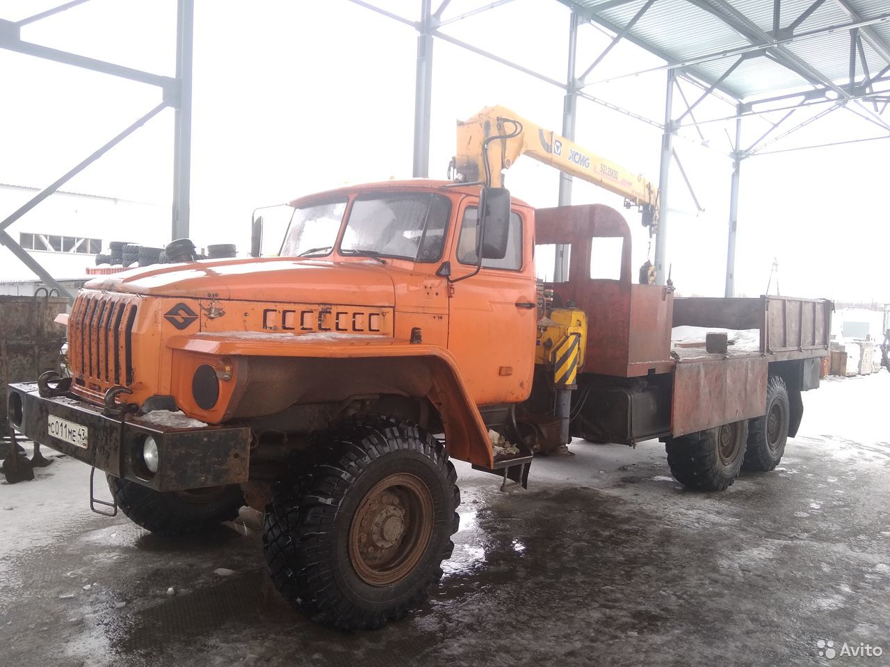 Бортовой грузовик с КМУ УРАЛ 5679 с КМУ XCMG SQ3.2SK2Q