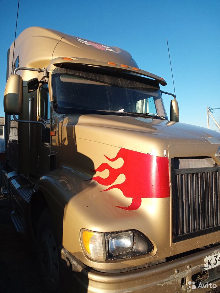 Седельный тягач International 9200i