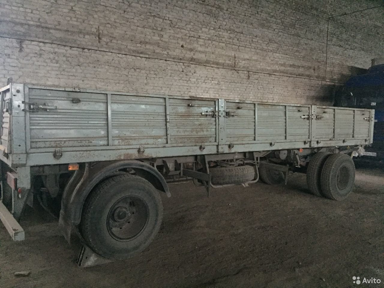 Бортовой прицеп МАЗ 837810-42