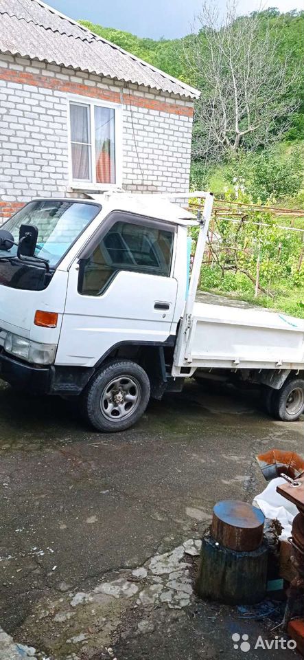 Бортовой автомобиль Toyota Dyna