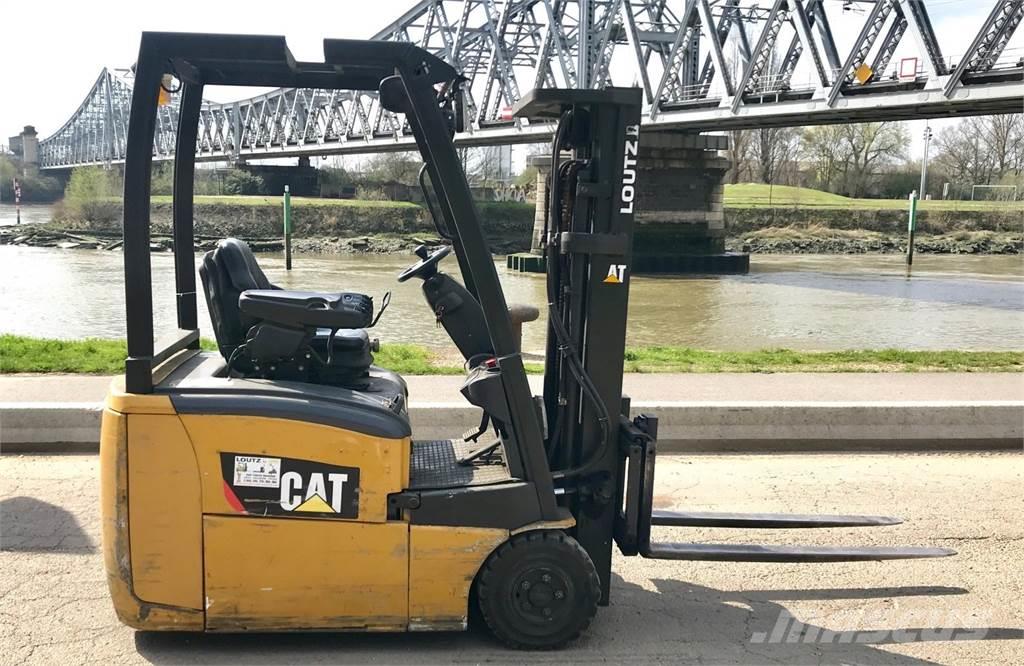 Вилочный электропогрузчик Caterpillar EP16PNT
