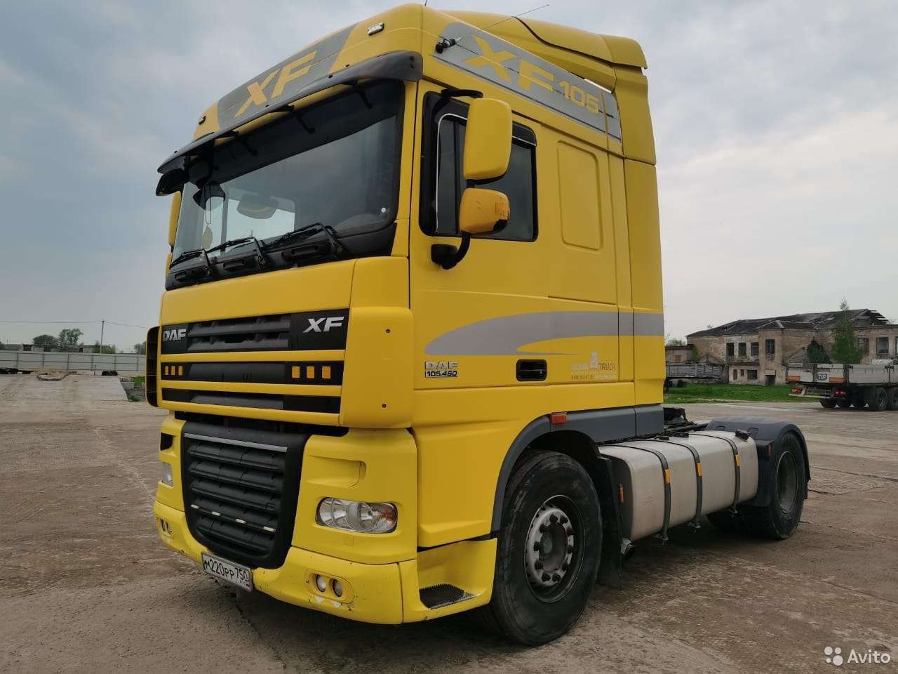 Седельный тягач DAF XF105.460