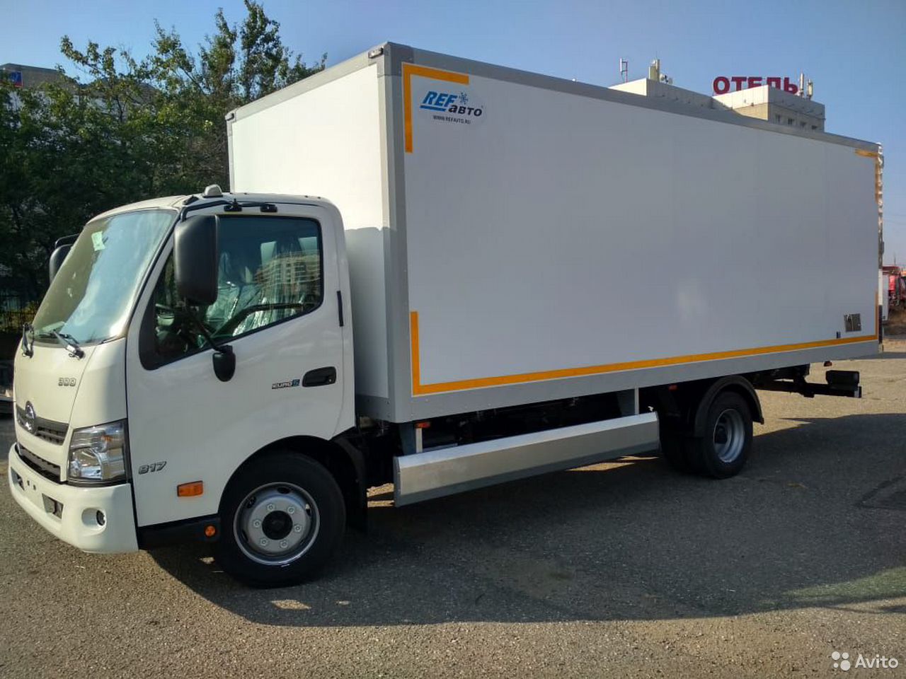 Промтоварный фургон Hino Series 300