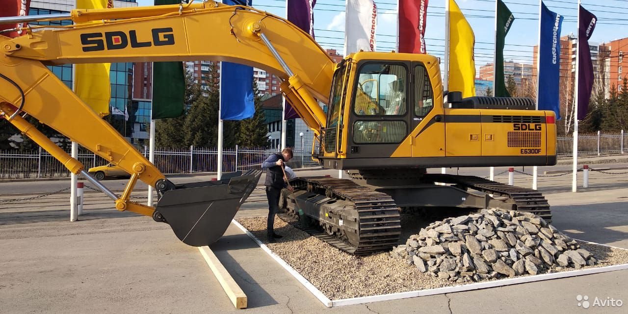Гусеничный экскаватор SDLG E6300F