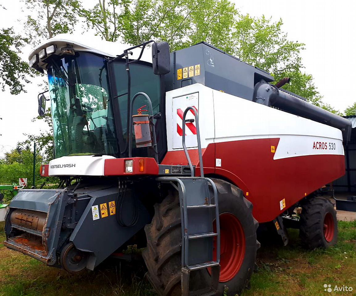 Зерноуборочный комбайн Ростсельмаш ACROS 530