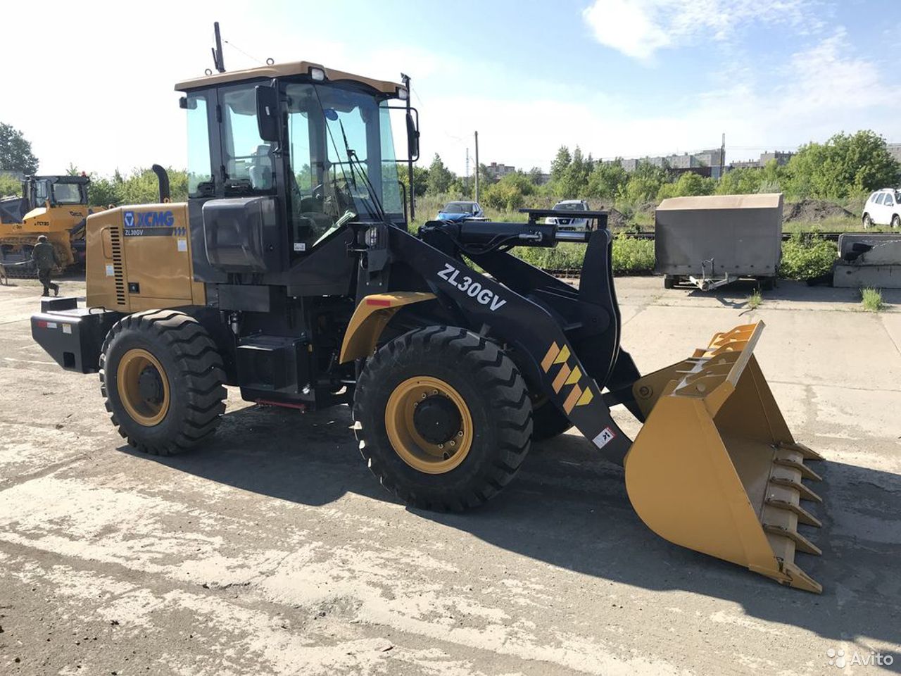 Фронтальный погрузчик XCMG ZL30GV