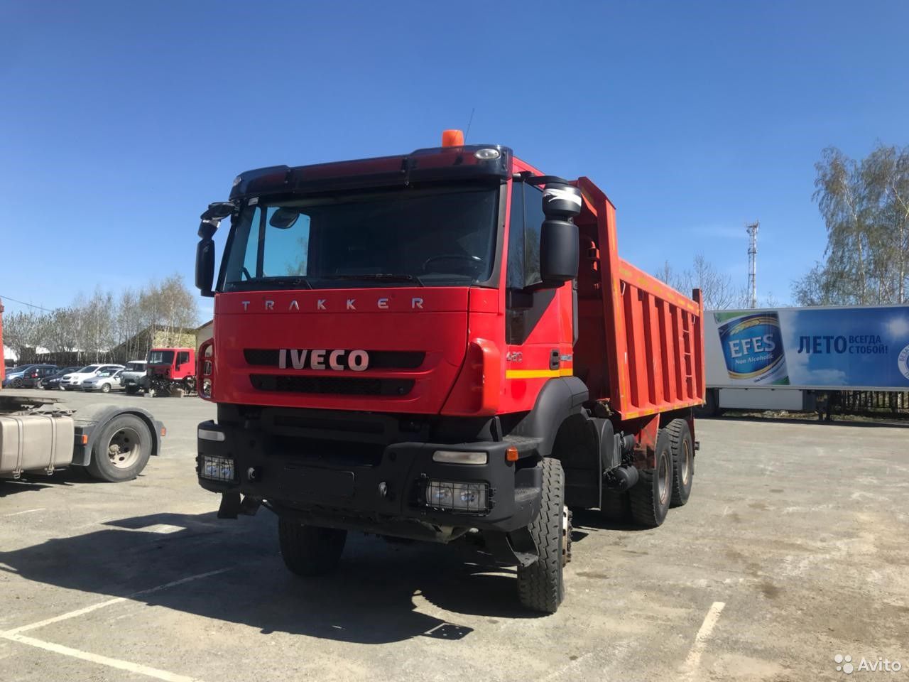 Самосвал Iveco Trakker