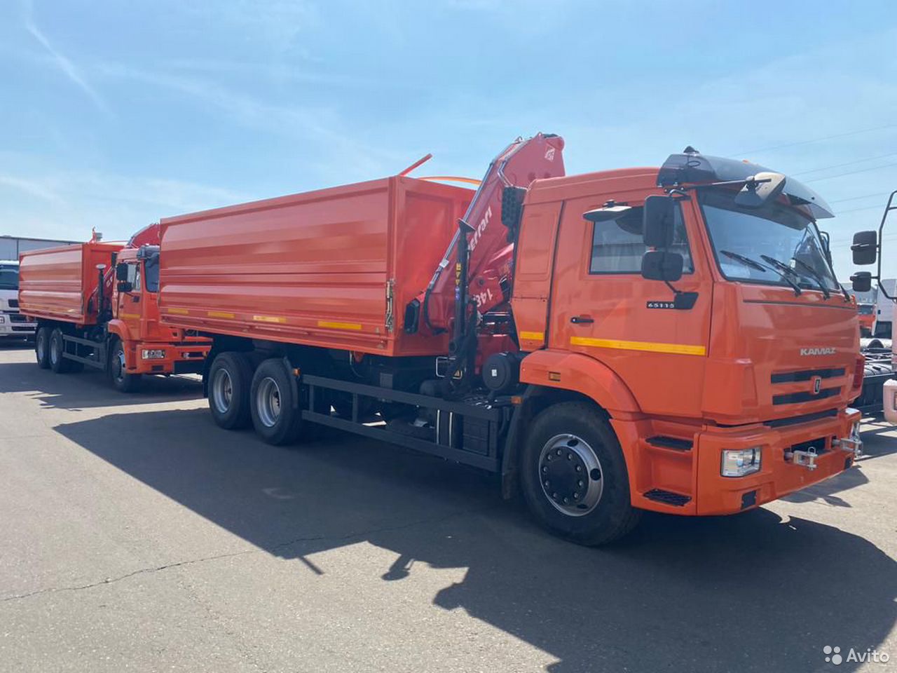 Зерновоз КамАЗ 65115-773094-50 с КМУ