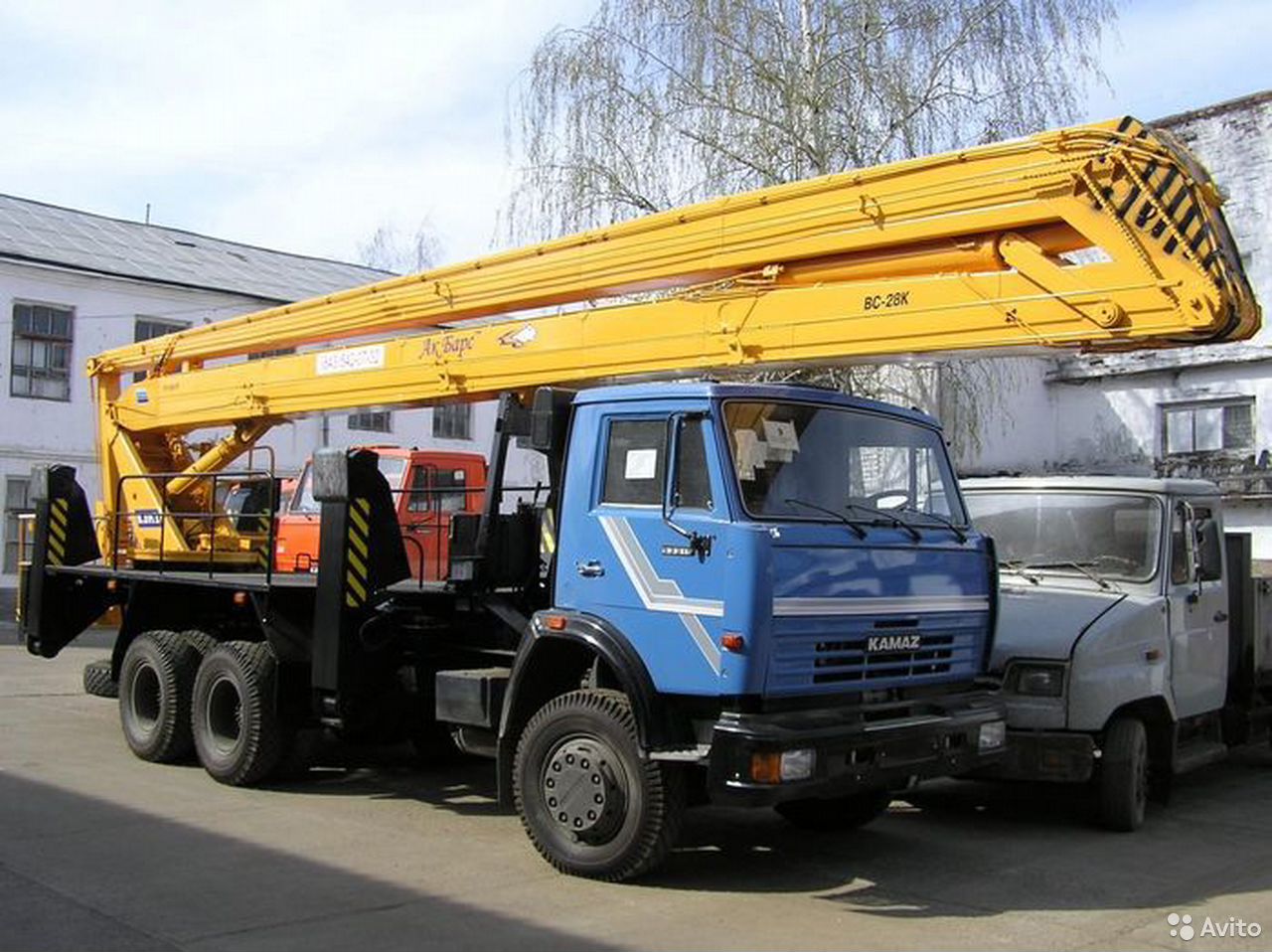Автовышка КамАЗ 65115 с АГП ВС-28К
