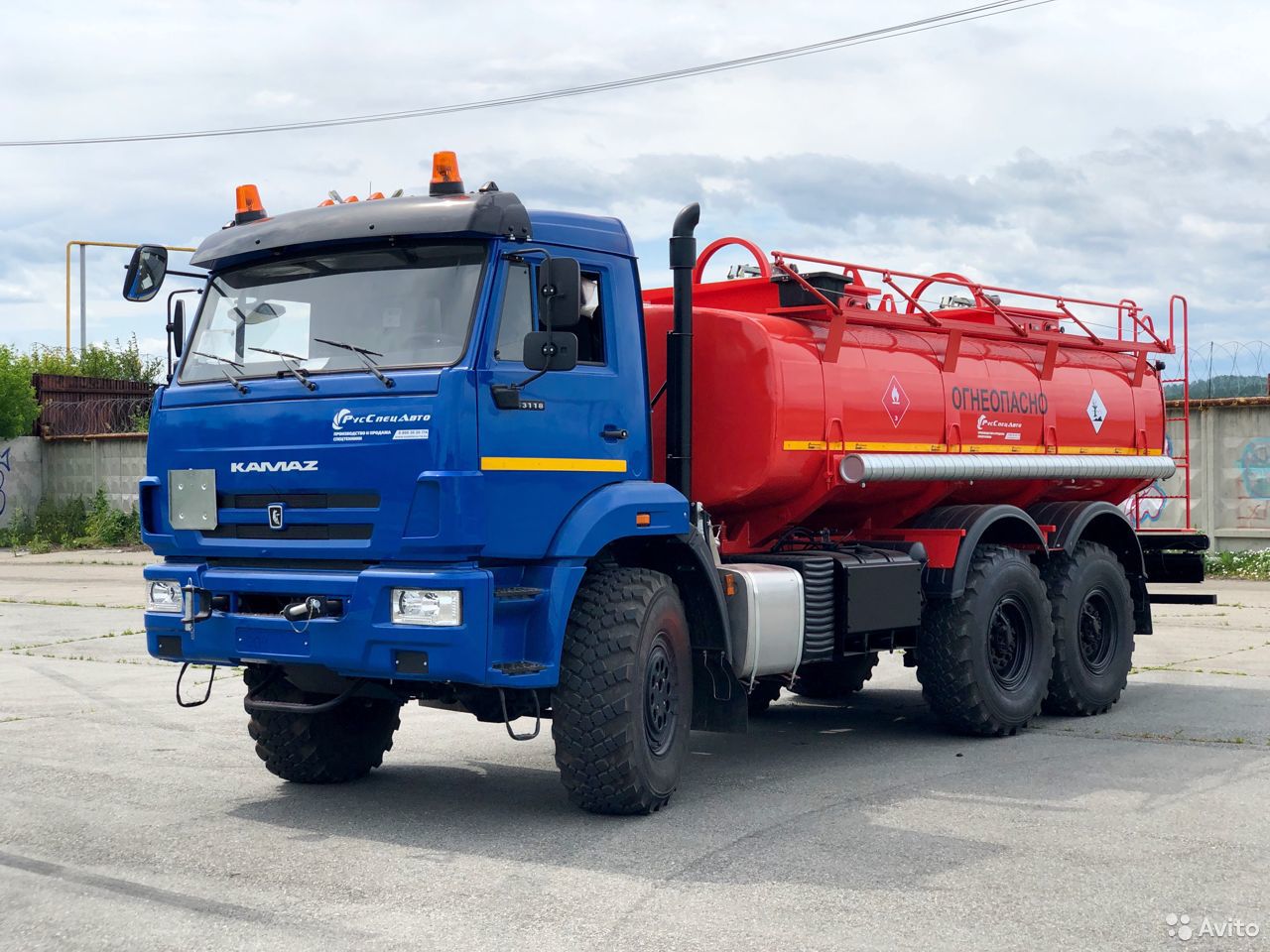 Бензовоз КамАЗ 43118 АТЗ-12 м3