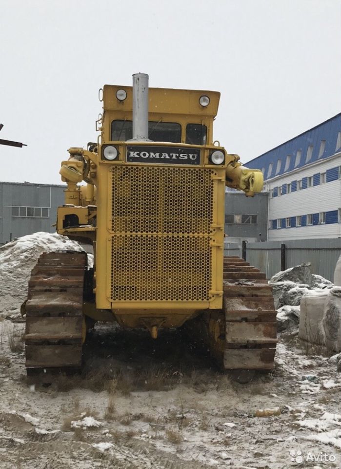 Гусеничный бульдозер Komatsu D355A