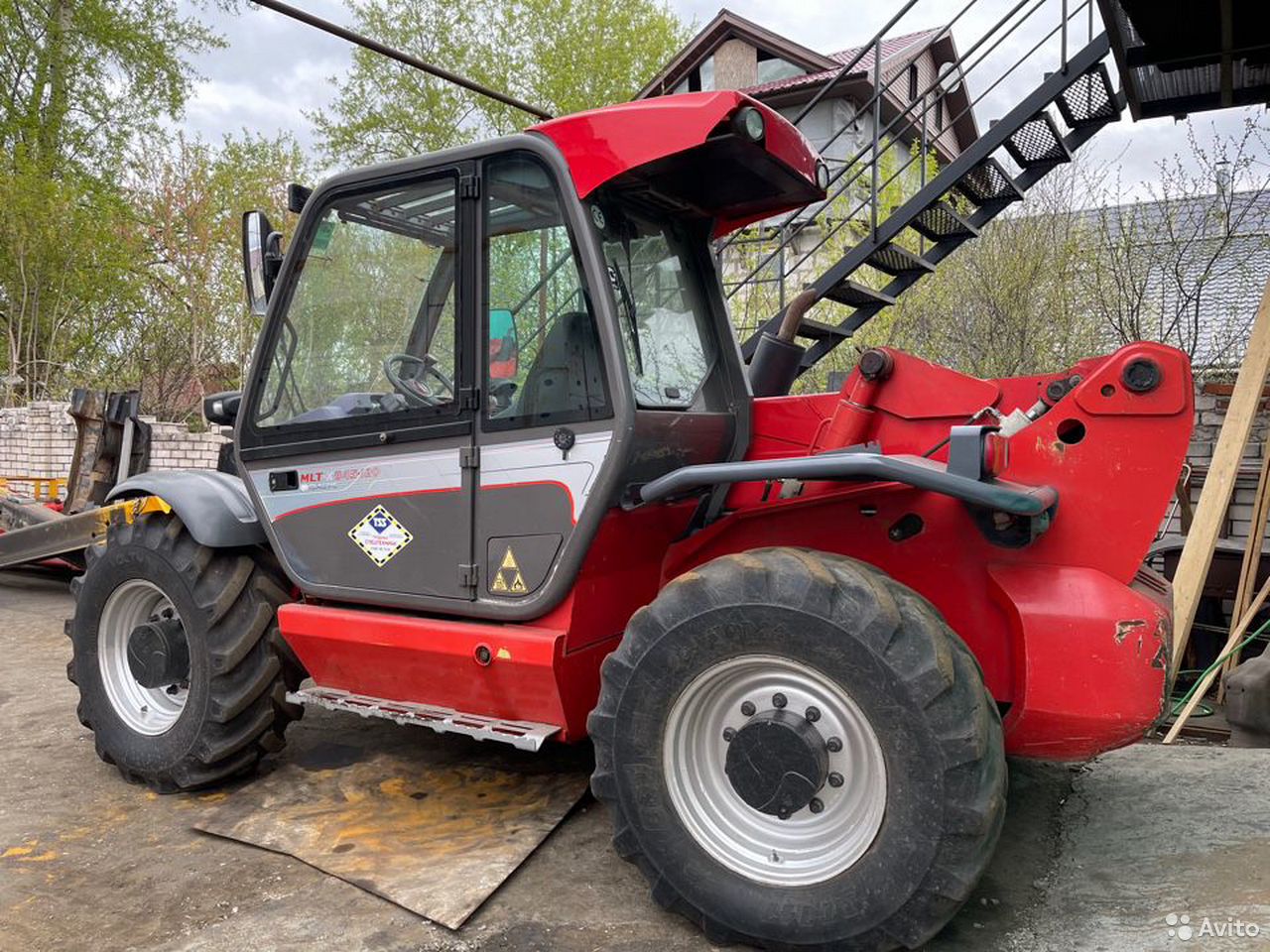 Телескопический погрузчик Manitou MLT 845
