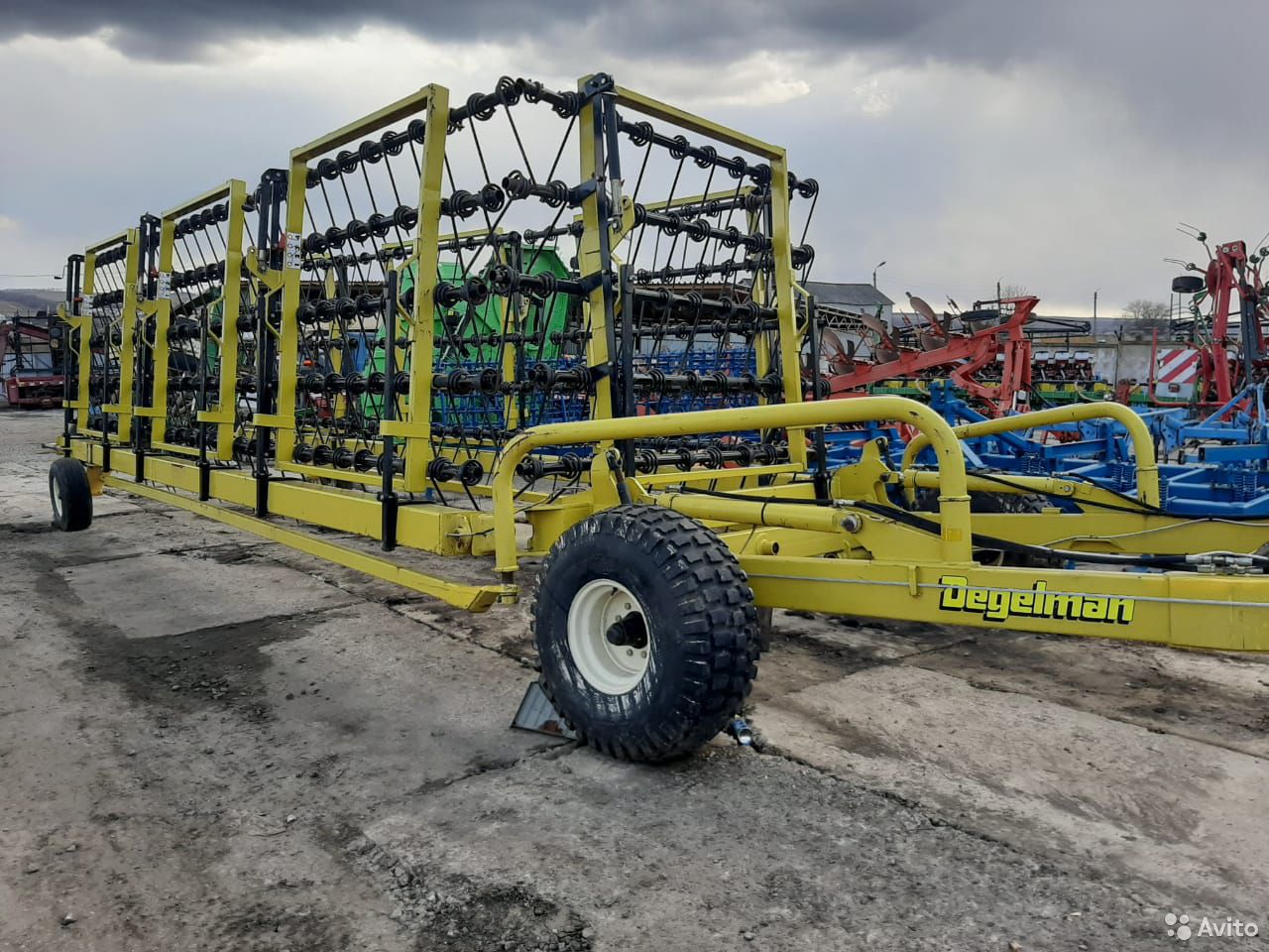 Пружинная борона Degelman Strawmaster 7000