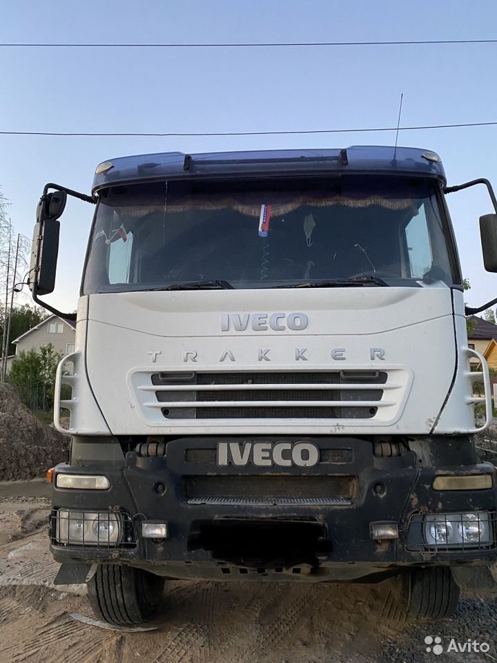 Самосвал Iveco Trakker