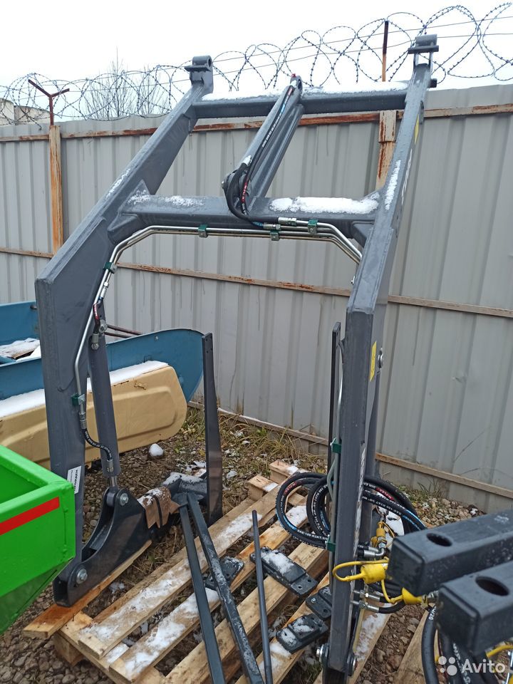 Навесной погрузчик (КУН) Metal-Fach T-209