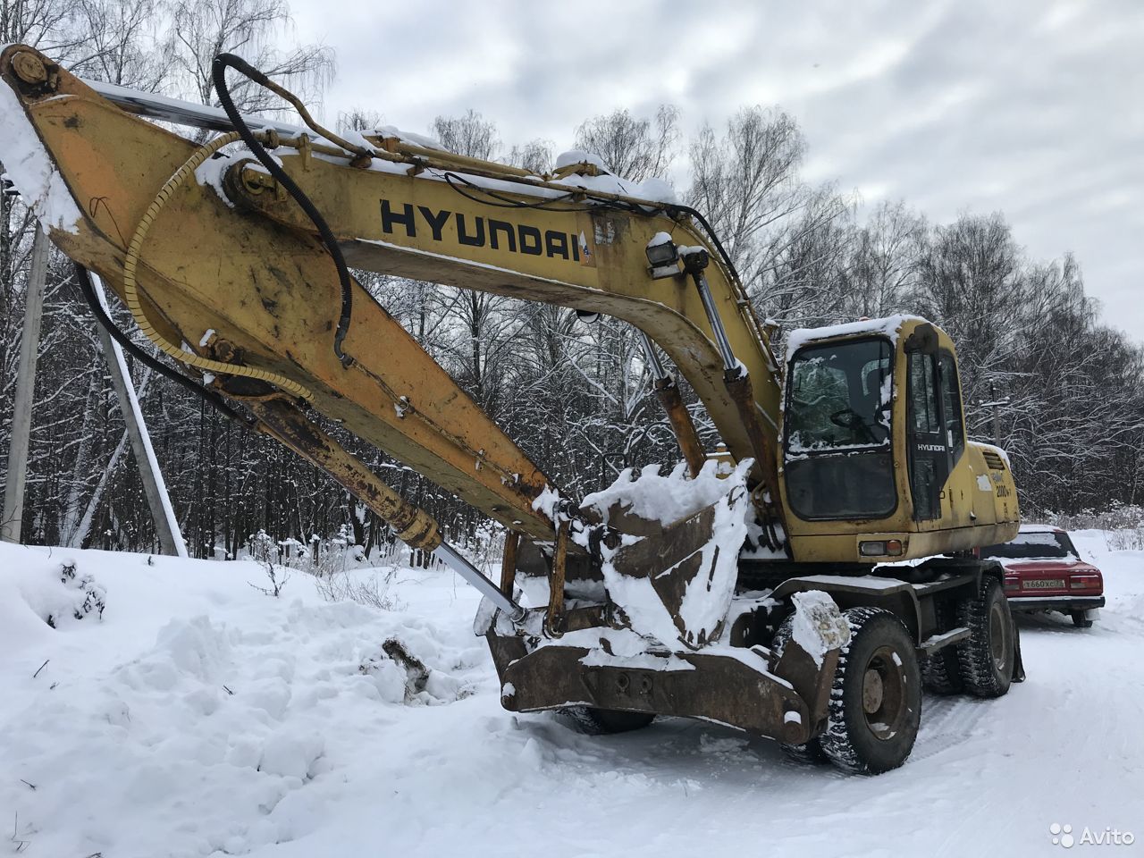 Колесный экскаватор Hyundai Robex 2000W