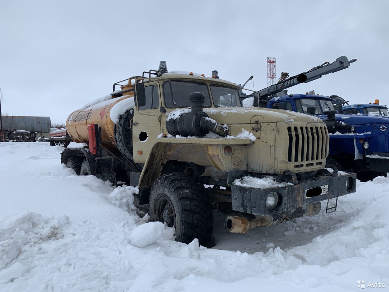 Бензовоз УРАЛ 5557 АЦ-10