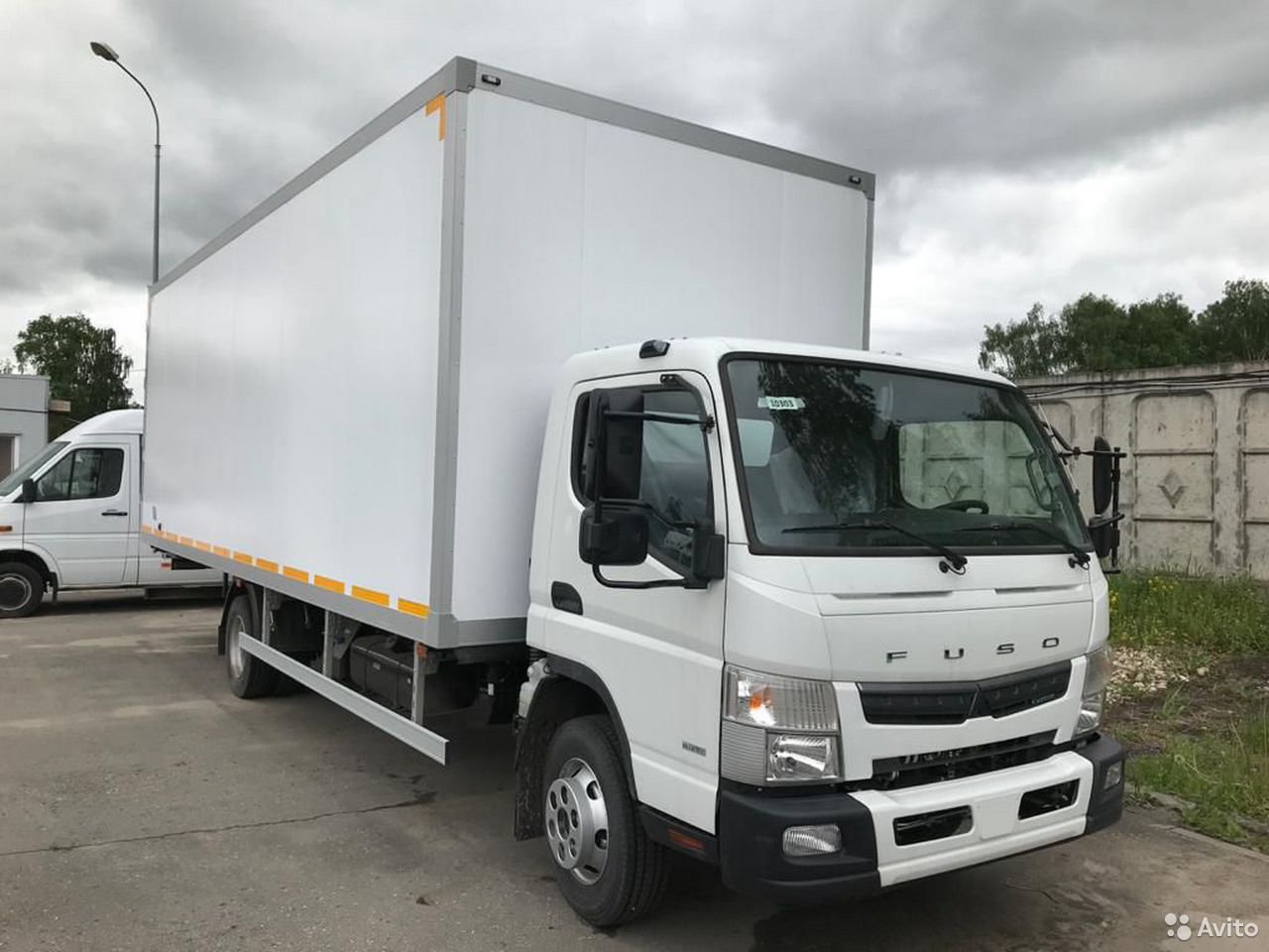 Изотермический фургон Mitsubishi Fuso Canter TF
