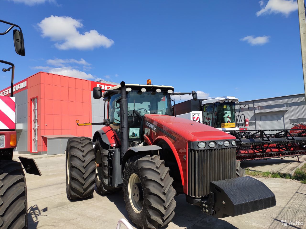 Трактор Versatile 320
