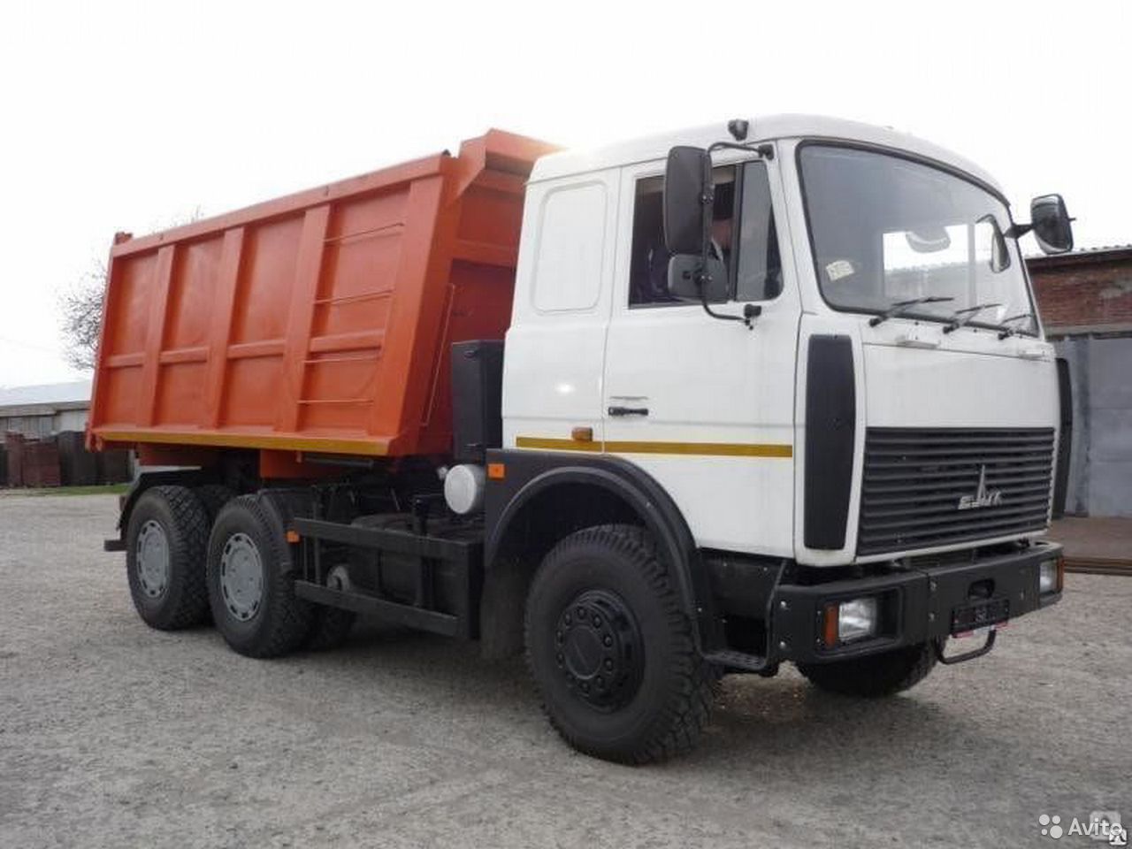 Самосвал МАЗ 5516