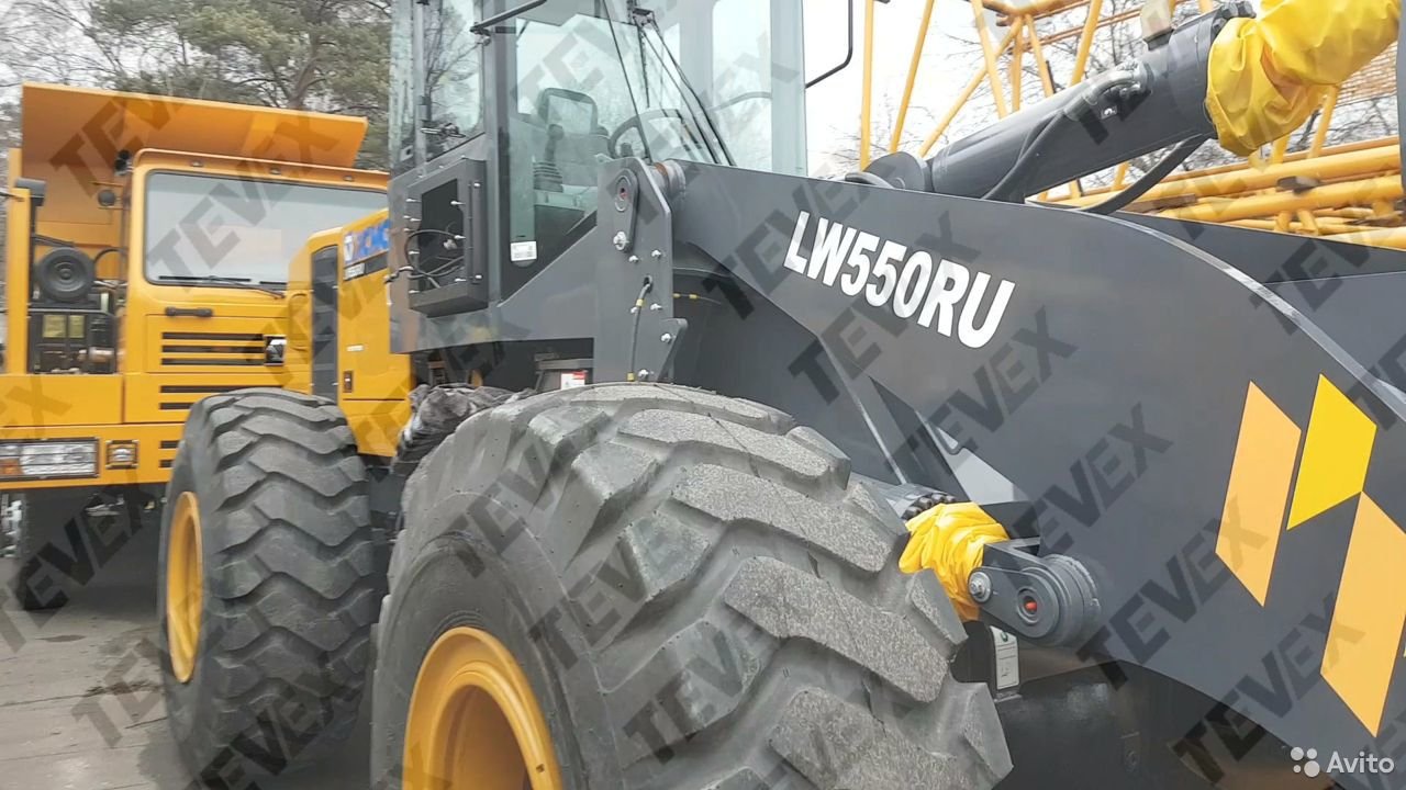 Фронтальный погрузчик XCMG LW550RU