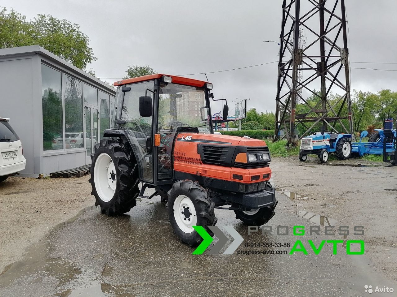Мини-трактор Kubota L46 с кабиной