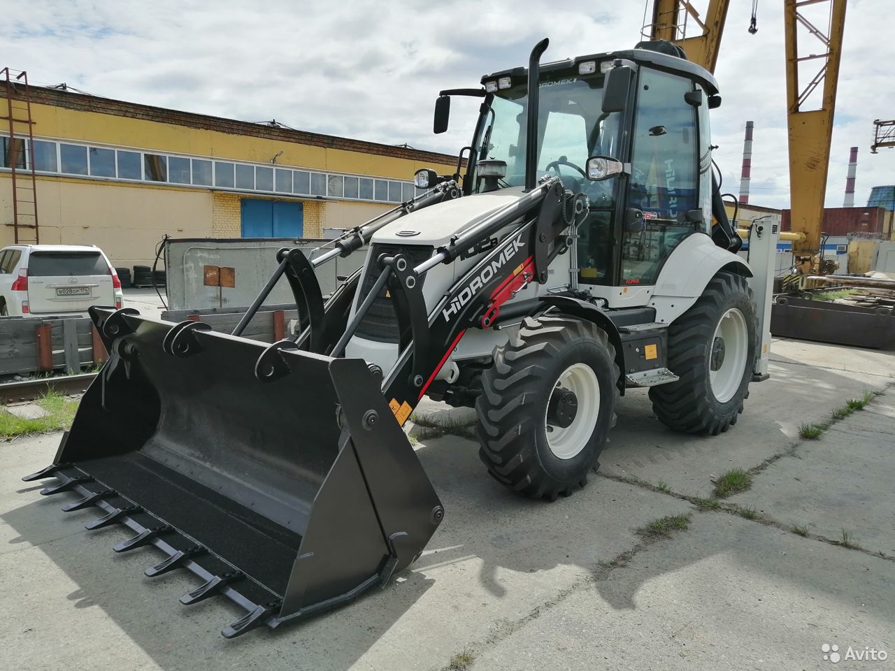 Экскаватор-погрузчик Hidromek Alpha