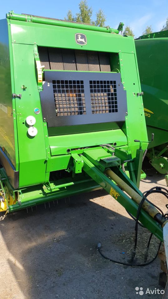 Пресс-подборщик John Deere 582