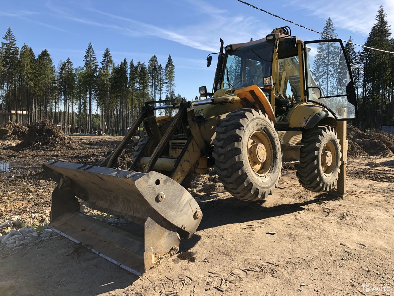 Экскаватор-погрузчик Komatsu WB97S