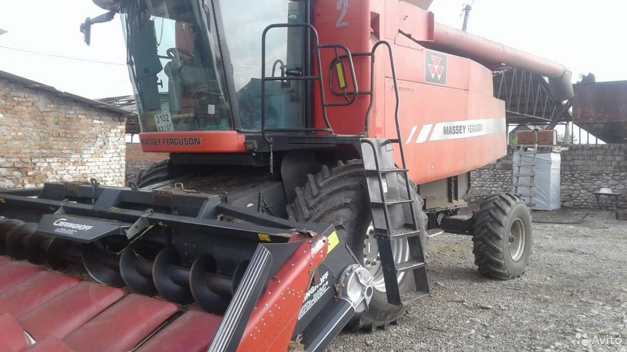 Зерноуборочный комбайн Massey Ferguson 9690