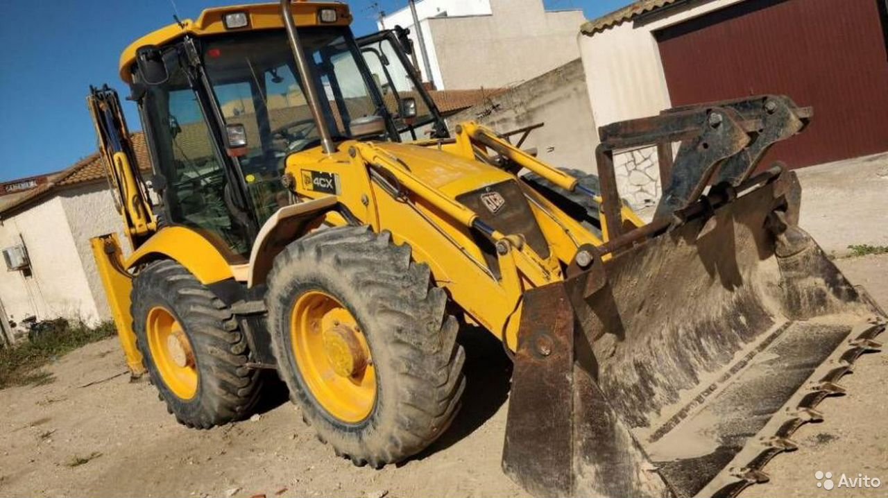 Экскаватор-погрузчик JCB 4CX