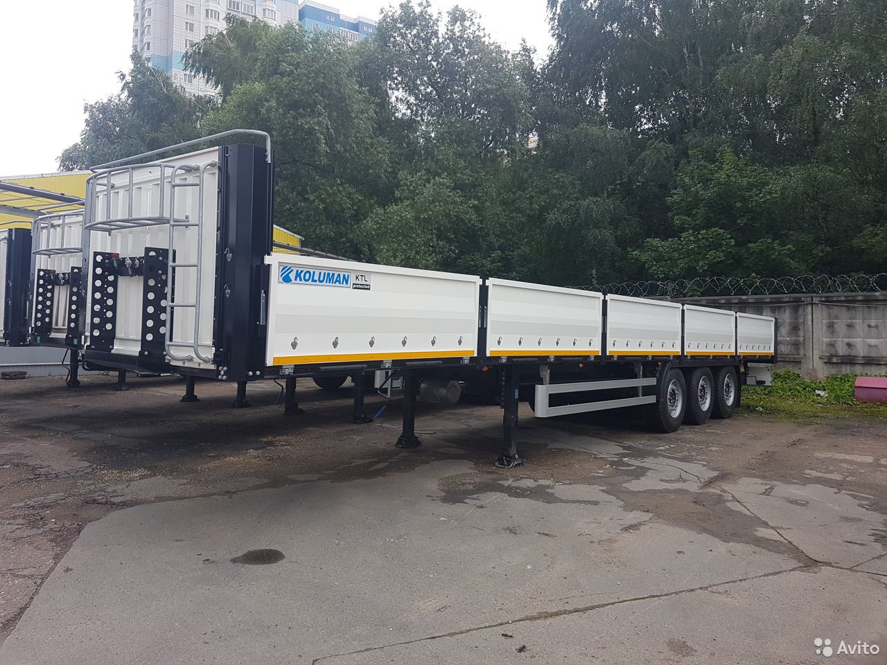 Бортовой полуприцеп Koluman