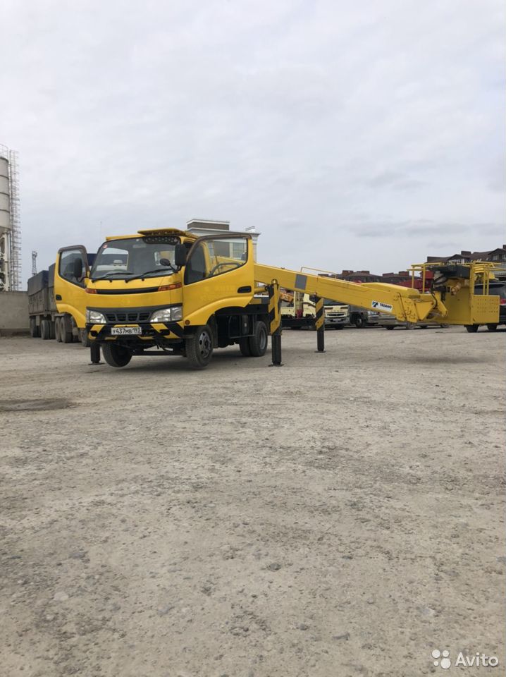 Автовышка Toyota Dyna с АГП Tadano 19 метров