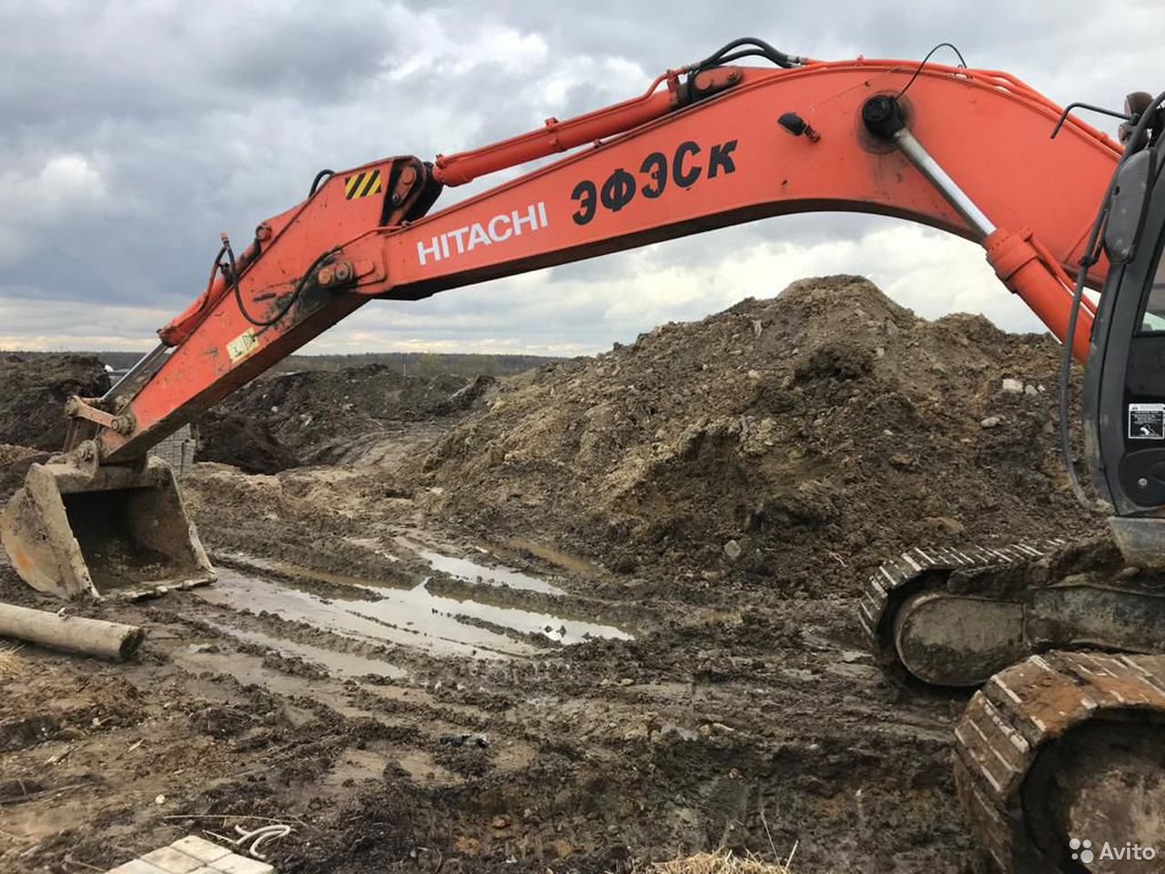 Гусеничный экскаватор Hitachi Zaxis 270