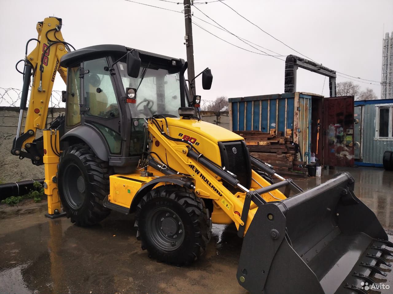 Экскаватор-погрузчик New Holland B80B