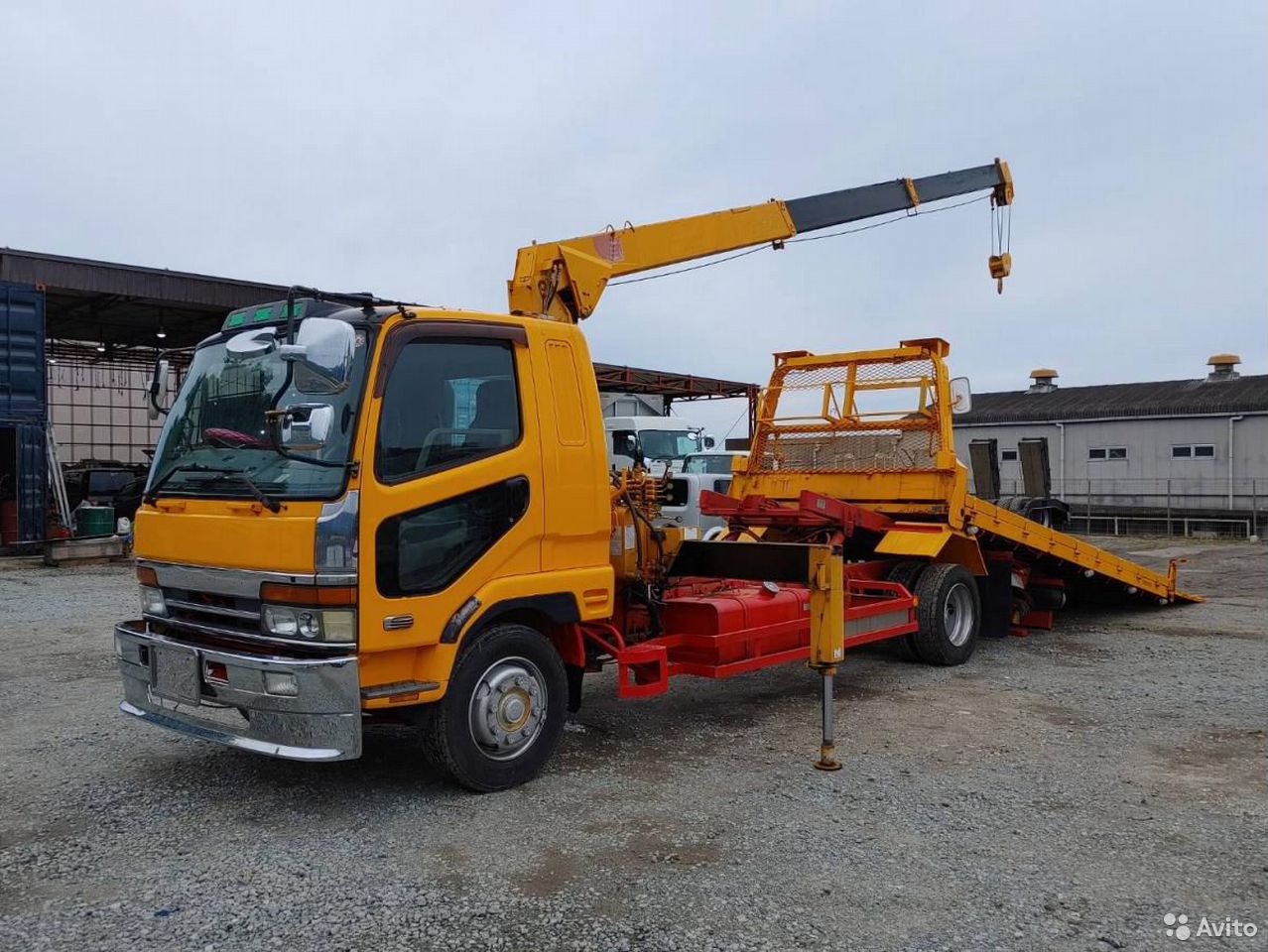 Эвакуатор Mitsubishi Fuso Fighter с КМУ