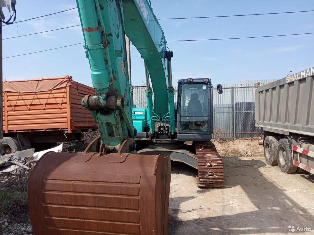 Гусеничный экскаватор Kobelco SK260LC-8