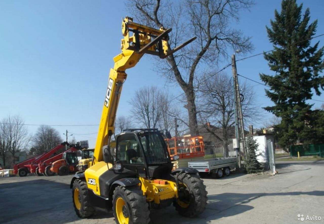 Телескопический погрузчик JCB 531-70