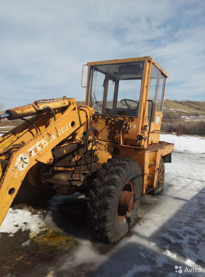 Фронтальный погрузчик Detva UN-053