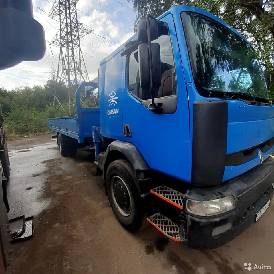 Бортовой грузовик с КМУ Renault Premium