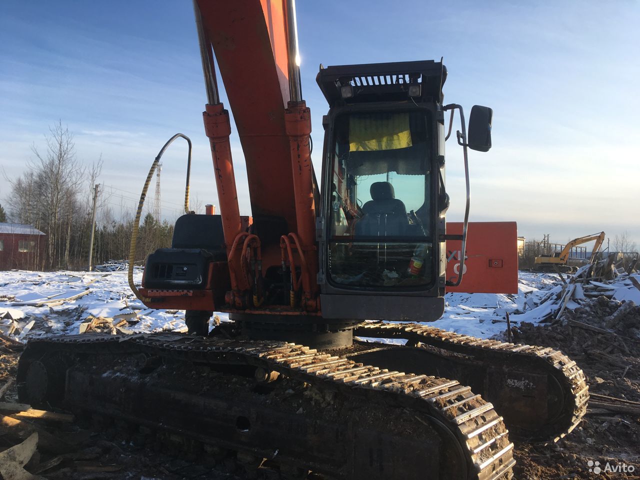 Гусеничный экскаватор Hitachi Zaxis ZX270LC