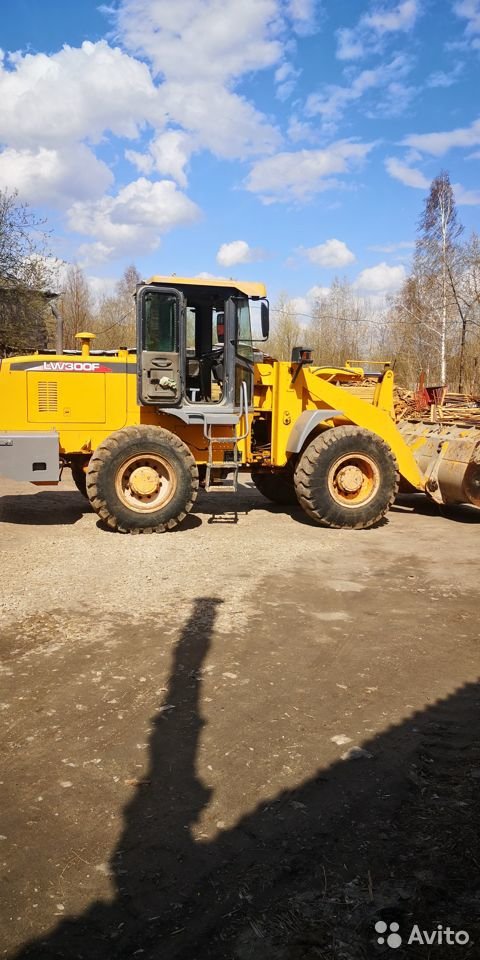 Фронтальный погрузчик XCMG LW300F