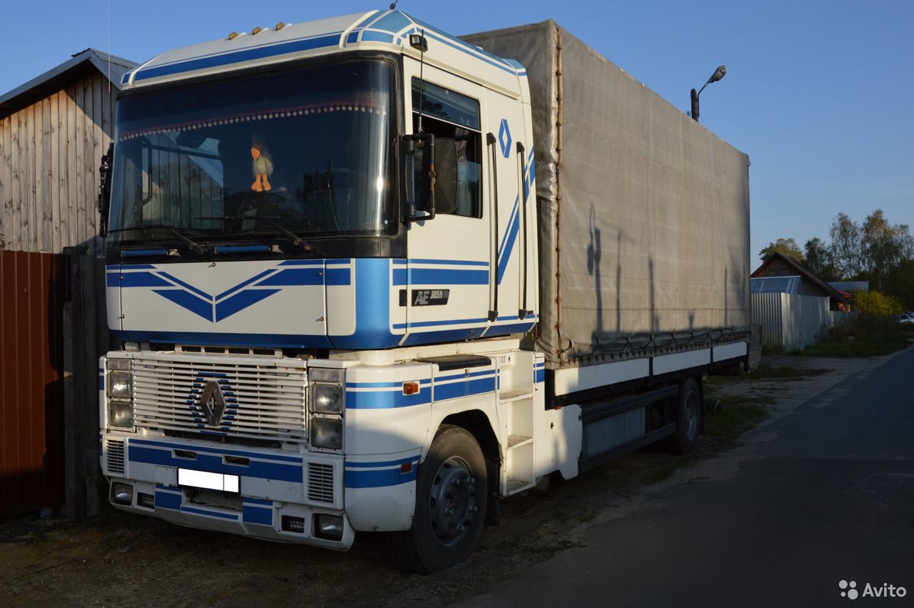 Тентованный грузовик Renault Magnum AE385