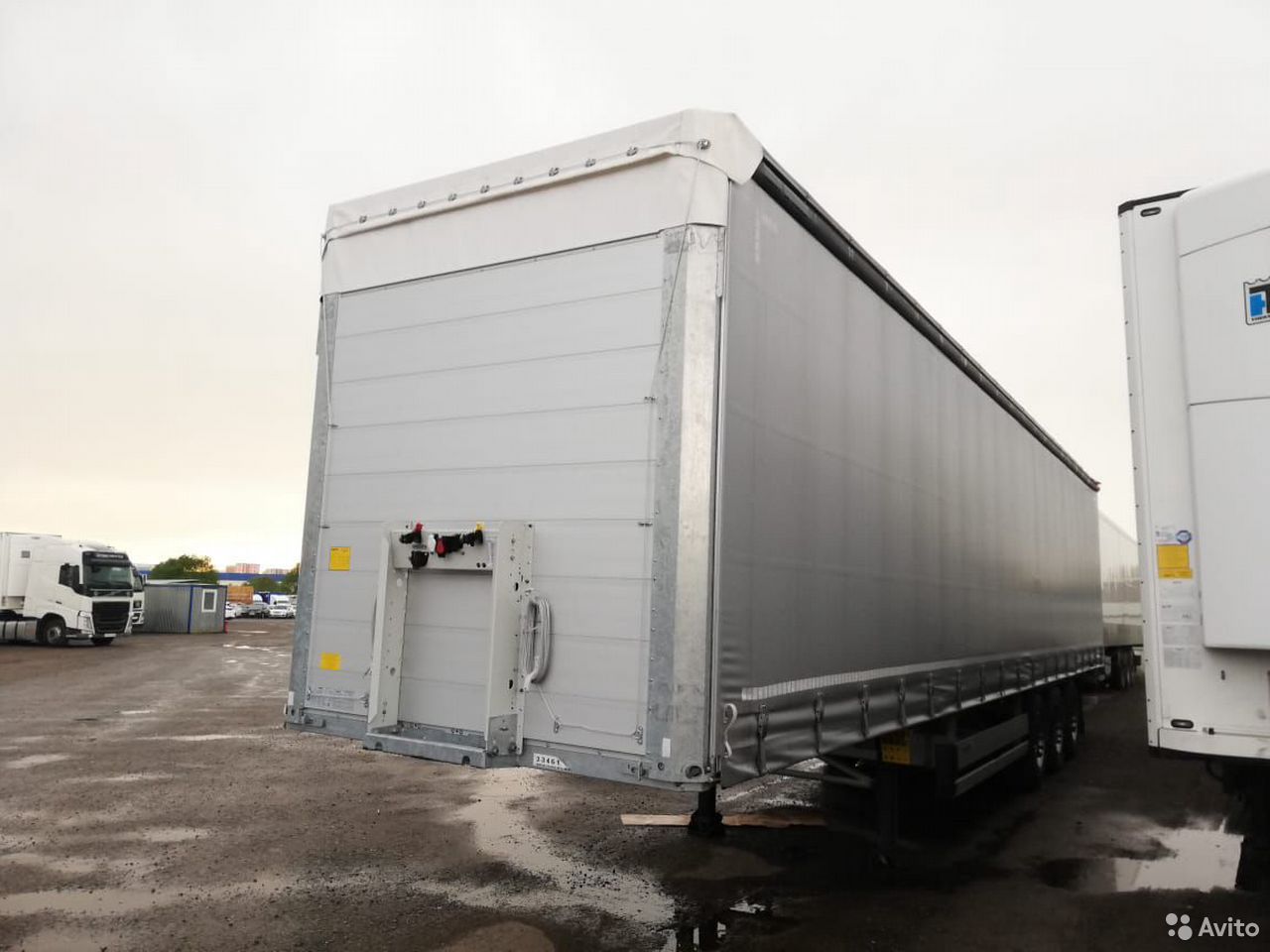 Тентованный полуприцеп Schmitz Cargobull