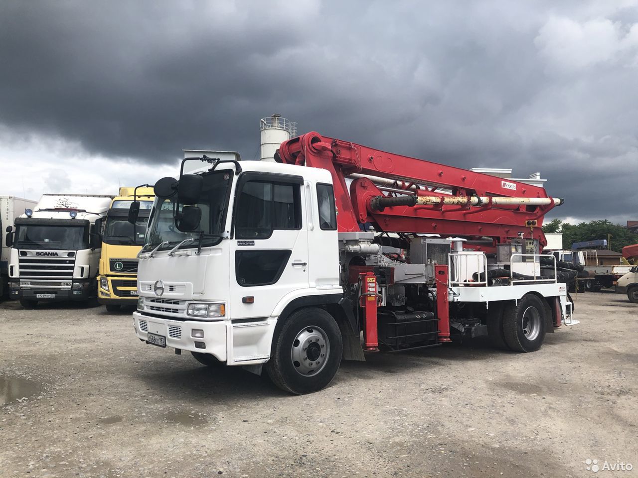 Автобетононасос KYOKUTO PY115A-26 на шасси Hino Ranger